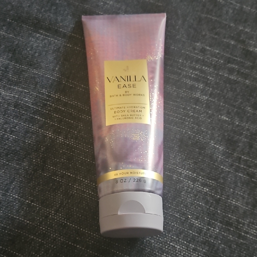 Bath & Body Works Vanilla Ease Body Cream - New